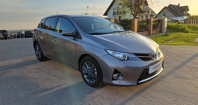 Toyota Auris cena 34900 przebieg: 225000, rok produkcji 2013 z Libiąż małe 232